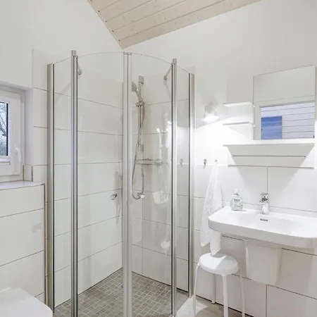 Nice Home In Krems Iiwarderbrueck With Sauna * Gols