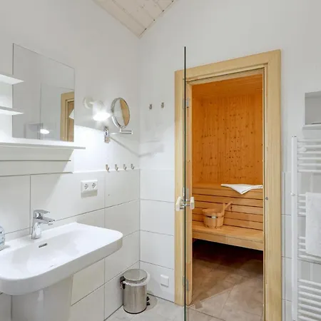 Feriehus Nice Home In Krems Iiwarderbrueck With Sauna