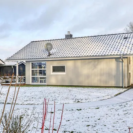 Nice Home In Krems Iiwarderbrueck With Sauna * Gols